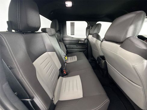 Certified 2025 Toyota Tacoma TRD Off-Road AWD/4WD image 33
