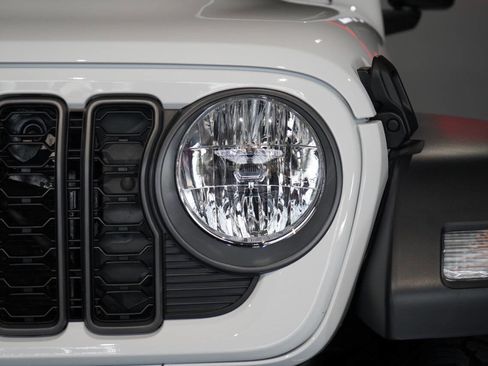 Used 2024 Jeep Wrangler Sport image 15