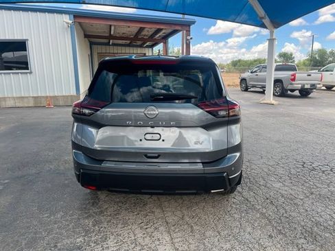 Used 2024 Nissan Rogue SV FWD image 5