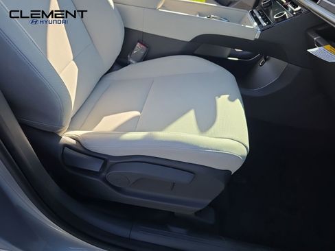 New 2026 Hyundai Santa Fe SE image 30