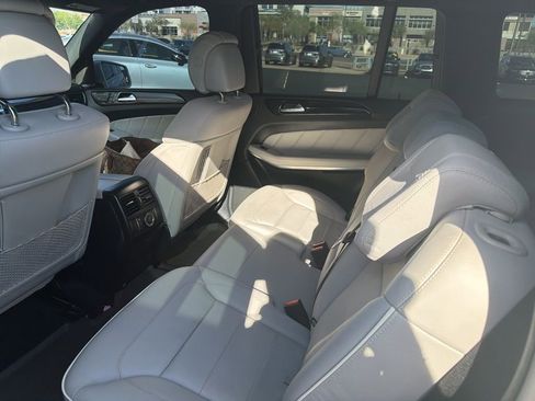 Used 2014 Mercedes-Benz GL 550 4MATIC image 6