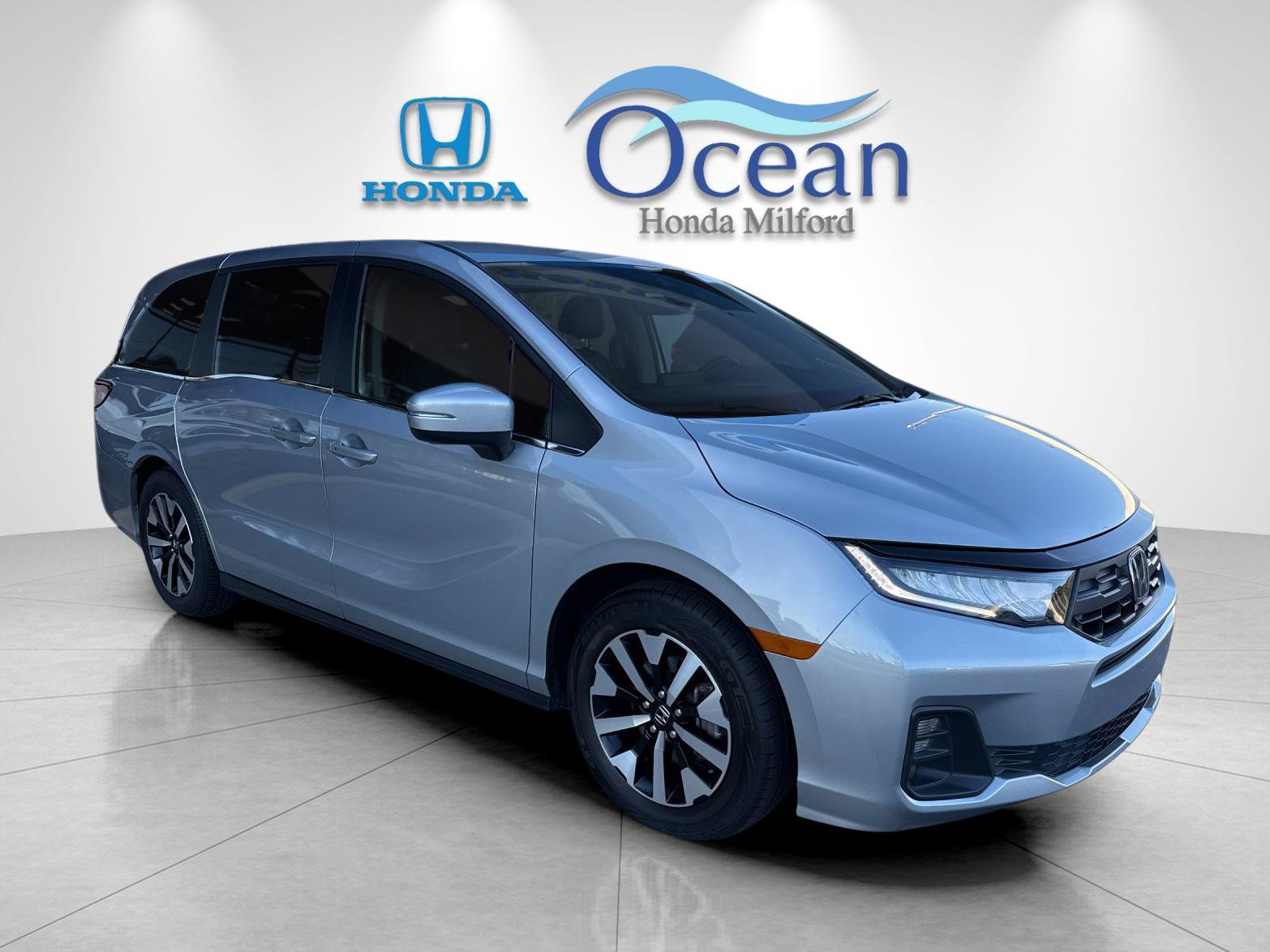 Used 2025 Honda Odyssey EX-L image 1