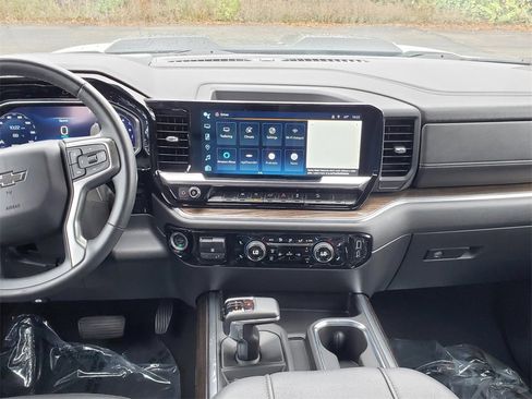 Used 2023 Chevrolet Silverado 1500 LT Trail Boss w/ Convenience Package II image 24