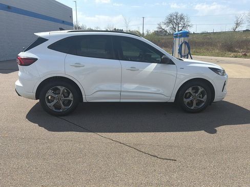 Used 2023 Ford Escape ST-Line w/ Tech Pack #1 FWD image 6