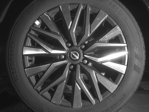 Used 2025 Nissan Altima 2.5 SV FWD image 14