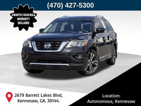 Used 2017 Nissan Pathfinder Platinum FWD image 1