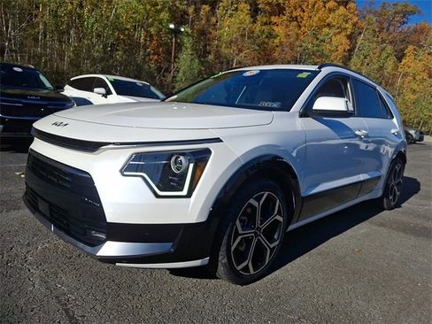 Certified 2023 Kia Niro EX Touring image 3