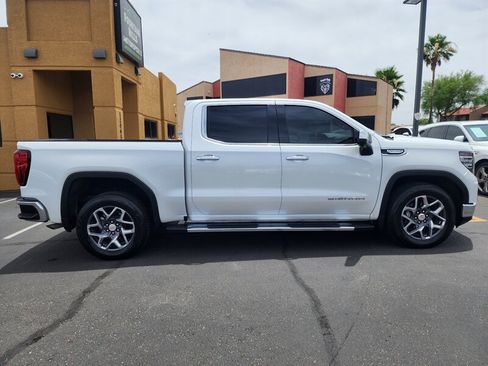 Used 2024 GMC Sierra 1500 SLT RWD image 2