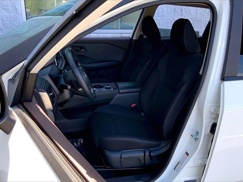 Certified 2023 Nissan Rogue S image 18