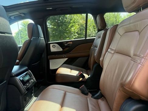 Used 2020 Lincoln Aviator Reserve w/ Equipment Group 202A AWD/4WD image 20
