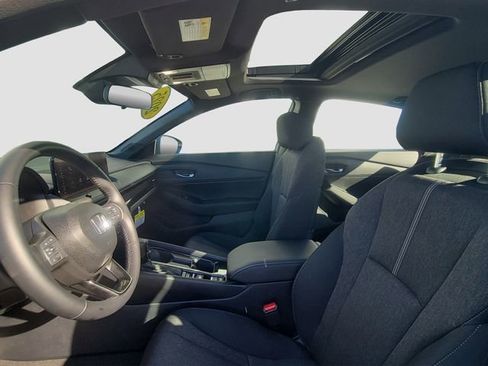 Used 2025 Honda Accord Sport image 4