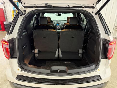 Used 2018 Ford Explorer Sport w/ Equipment Group 401A image 32