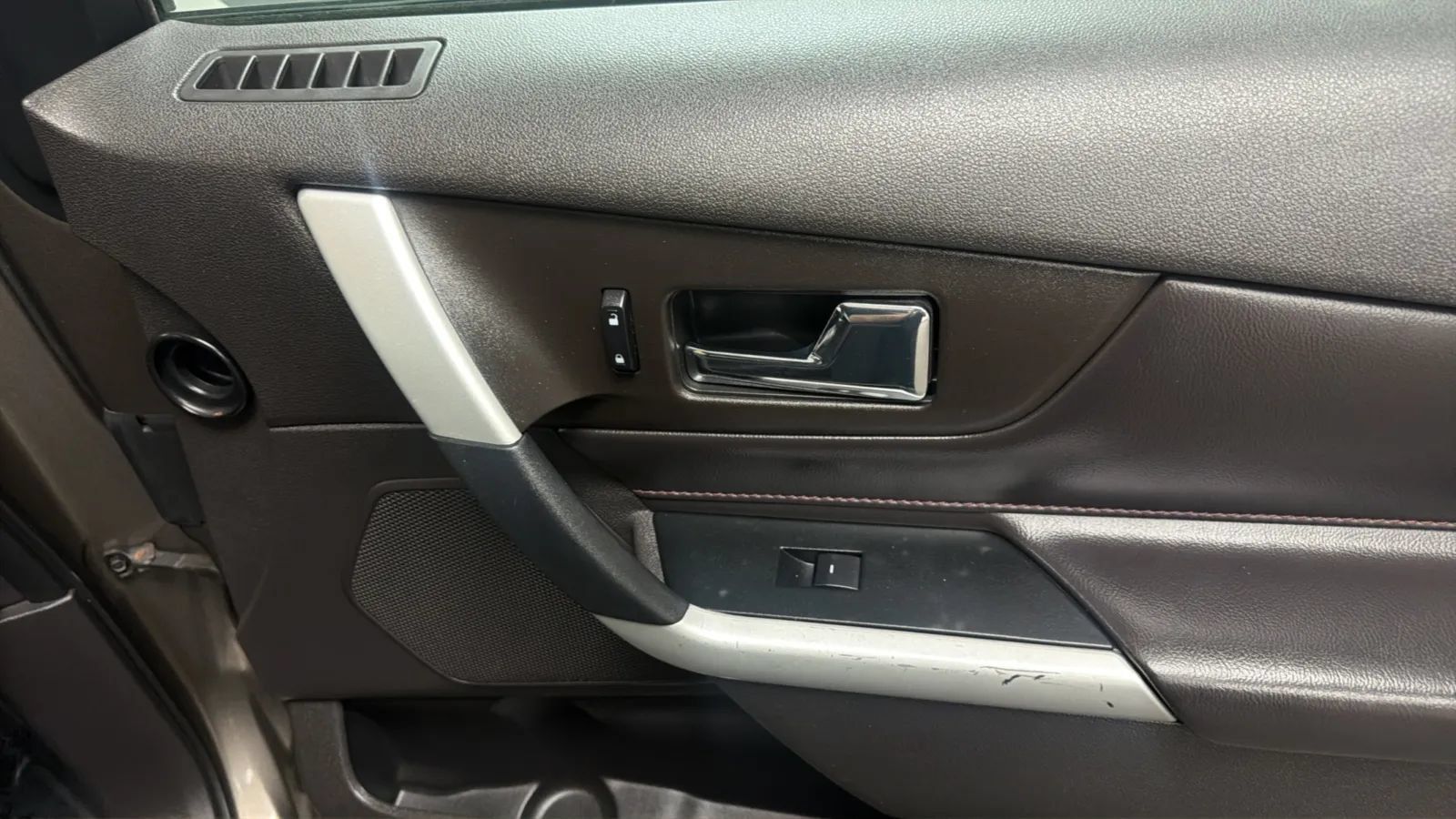 Used 2013 Ford Edge SEL AWD/4WD image 16