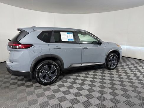 Certified 2026 Nissan Rogue SV FWD image 6