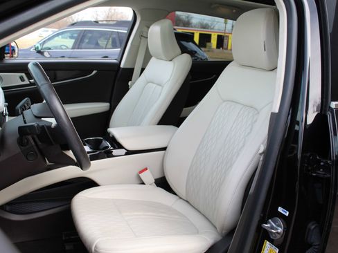 Used 2022 Lincoln Nautilus Black Label w/ Class II Trailer Tow Package image 53