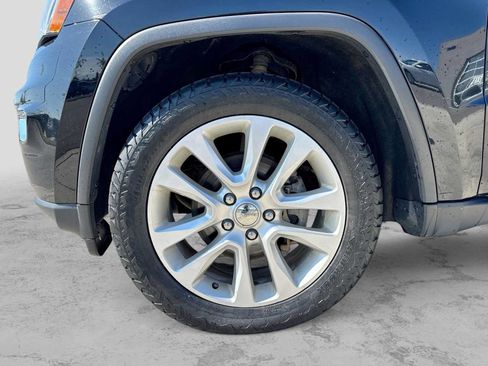Used 2017 Jeep Grand Cherokee Limited AWD/4WD image 13