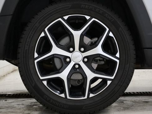 Used 2024 Jeep Compass Limited AWD/4WD image 9
