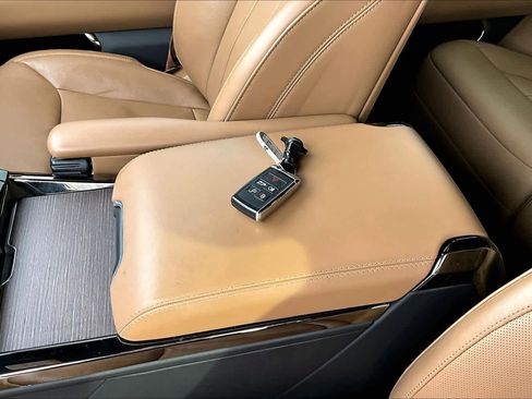 Used 2024 Land Rover Range Rover Sport SE image 15