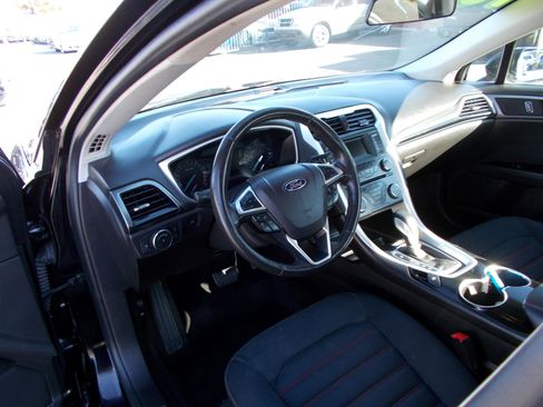 Used 2016 Ford Fusion SE w/ Equipment Group 201A image 17