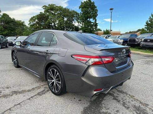 Used 2019 Toyota Camry SE FWD image 7