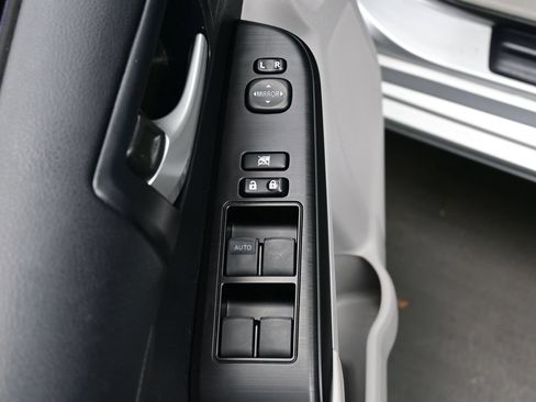 Used 2014 Toyota Camry LE FWD image 10