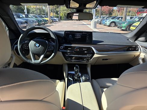 Certified 2023 BMW 530e xDrive w/ Premium Package image 29