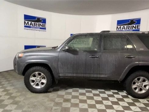 Used 2022 Toyota 4Runner SR5 Premium image 7
