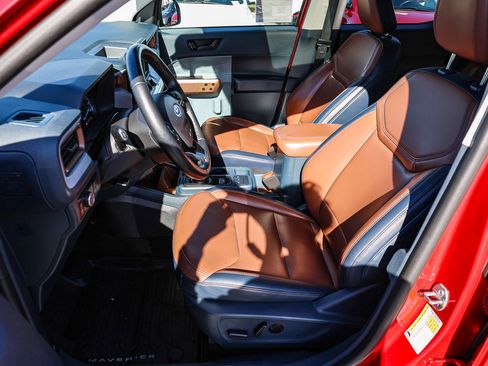 Used 2022 Ford Maverick Lariat w/ Lariat Luxury Package image 11