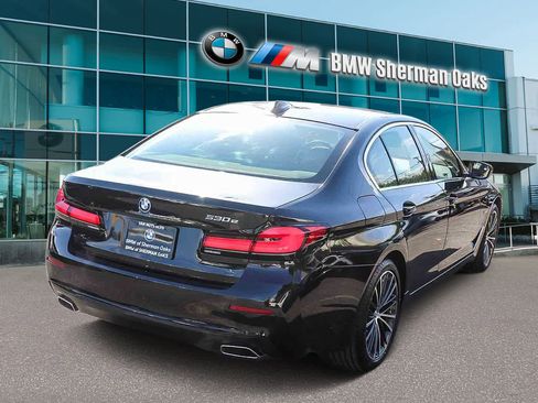 Certified 2023 BMW 530e w/ Convenience Package image 4