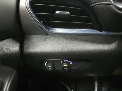 Certified 2023 Chevrolet Traverse LT image 19