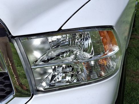 Used 2020 RAM 1500 Classic SLT image 10