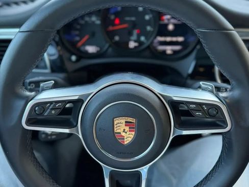 Used 2017 Porsche Macan AWD/4WD image 3