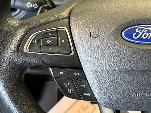 Used 2017 Ford Escape SE w/ SE Cold Weather Package AWD/4WD image 11