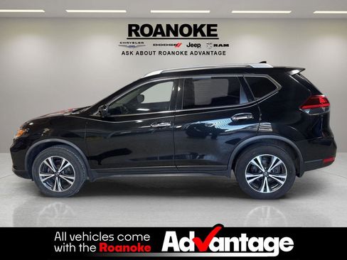 Used 2020 Nissan Rogue SV w/ Premium Package image 3