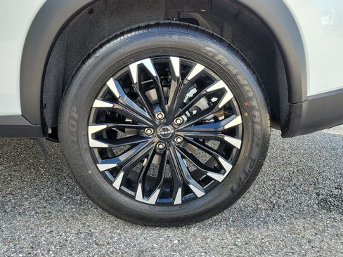Certified 2026 Nissan Rogue Dark Armor AWD/4WD image 10