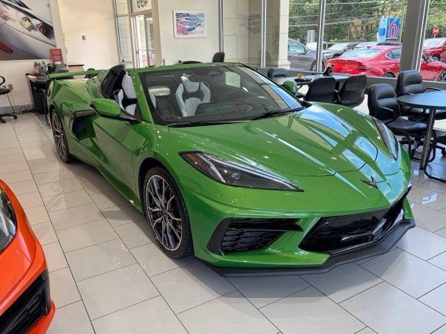 Used 2026 Chevrolet Corvette Stingray Preferred Conv w/ Z51 Performance Package RWD image 2