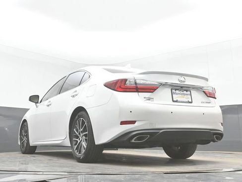 Used 2017 Lexus ES 350 w/ Luxury Package FWD image 44
