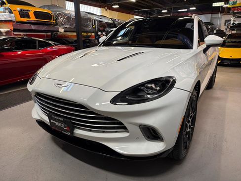 Used 2021 Aston Martin DBX AWD/4WD image 12