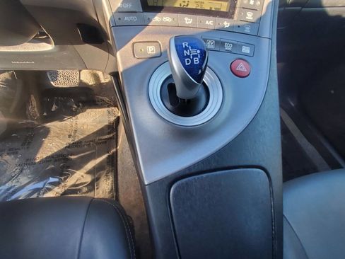 Used 2014 Toyota Prius Five image 18