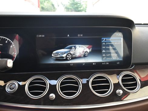 Used 2020 Mercedes-Benz E 350 4MATIC Sedan image 27