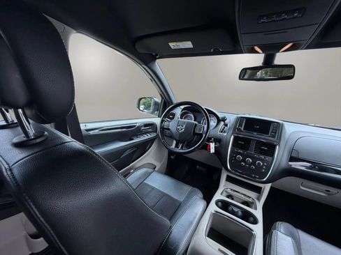 Used 2020 Dodge Grand Caravan SXT FWD image 16