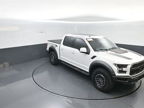 Certified 2018 Ford F150 Raptor w/ Equipment Group 802A Luxury image 18