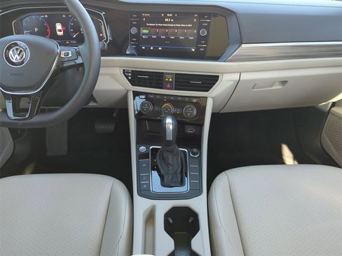 Used 2020 Volkswagen Jetta SEL image 25
