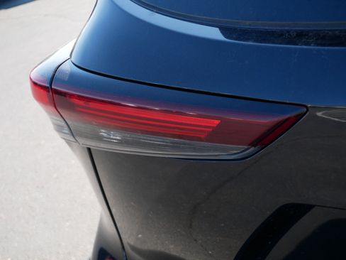 Certified 2024 Toyota Highlander LE AWD/4WD image 17