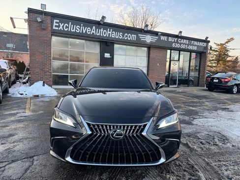 Used 2024 Lexus ES 300h F Sport image 9
