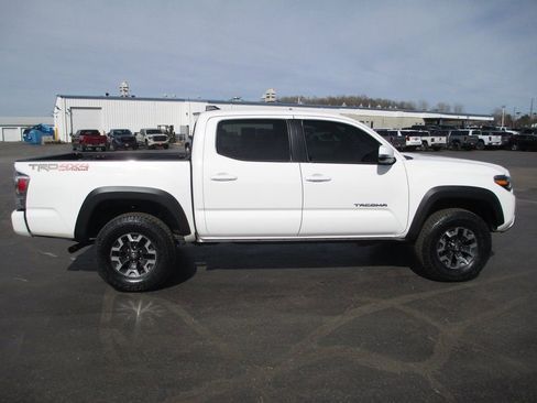 Used 2021 Toyota Tacoma TRD Off-Road w/ TRD Premium Off Road Package image 6