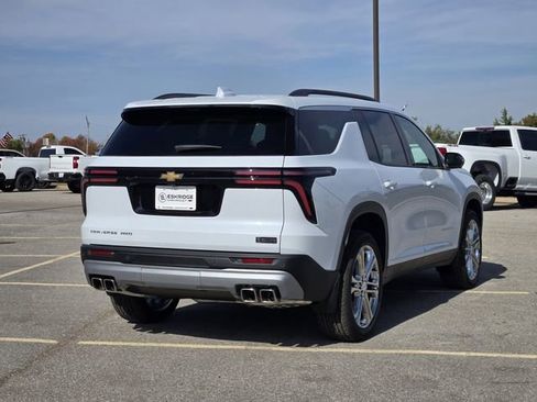 New 2026 Chevrolet Traverse LT w/ Driver Confidence Package image 4