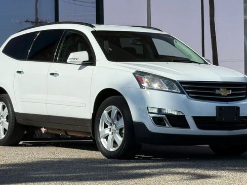 Used 2017 Chevrolet Traverse LT w/ Style and Technology Package AWD/4WD image 17