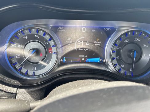 Used 2017 Chrysler 300 S RWD image 6