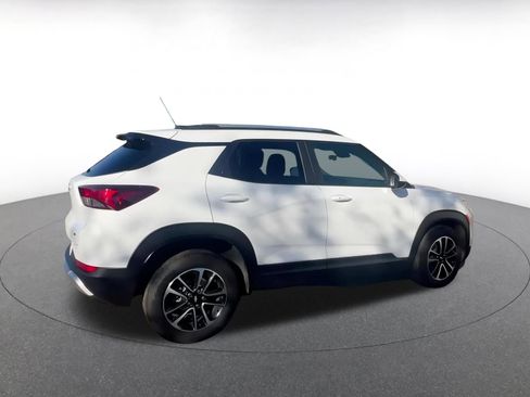 Used 2025 Chevrolet TrailBlazer LT image 12